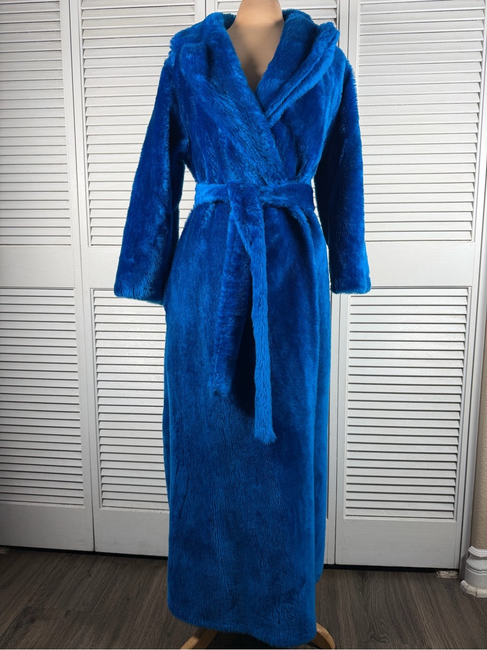 Vintage Allendale Blue Plush Maxi Robe Belted Made in USA M 12-14